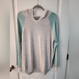 Women's Two-Tone Hooded Lightweight, Very Soft Sweater. Size XL.